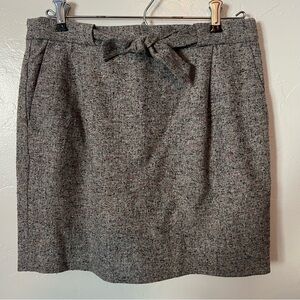 J.Crew mini skirt in a gray wool, silk blend- Bow Detail Size 6